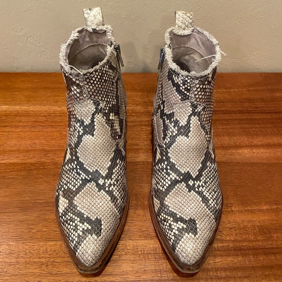 Dolce Vita Unity Snake Print Booties - Picture 2 of 9